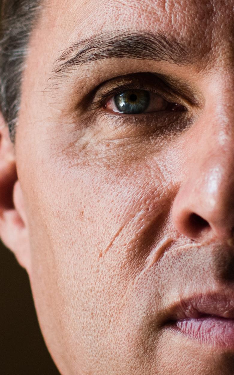 This blind man has the ability to see beyond the limits we set ourselves