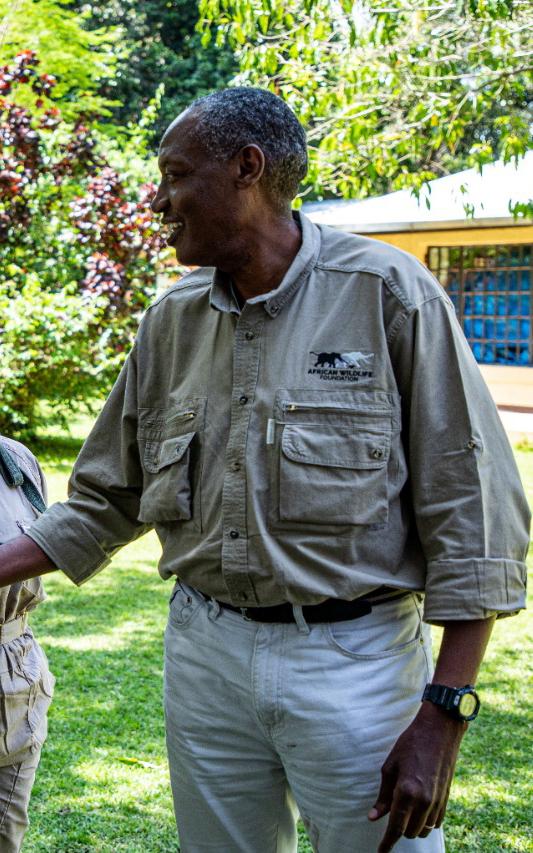 Beautiful News-Man and woman shaking hands