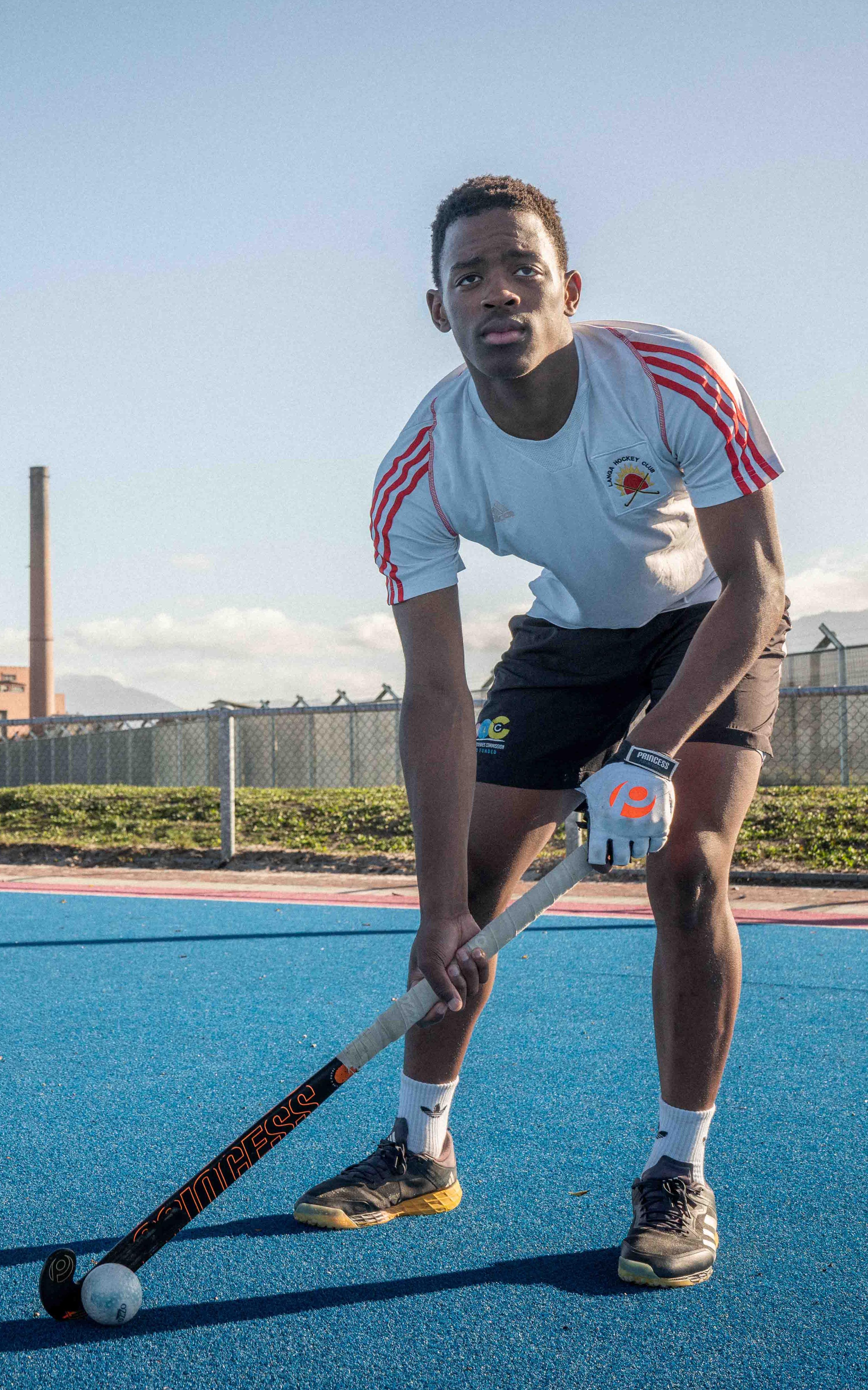 Langa hockey player Litha Kraai in action