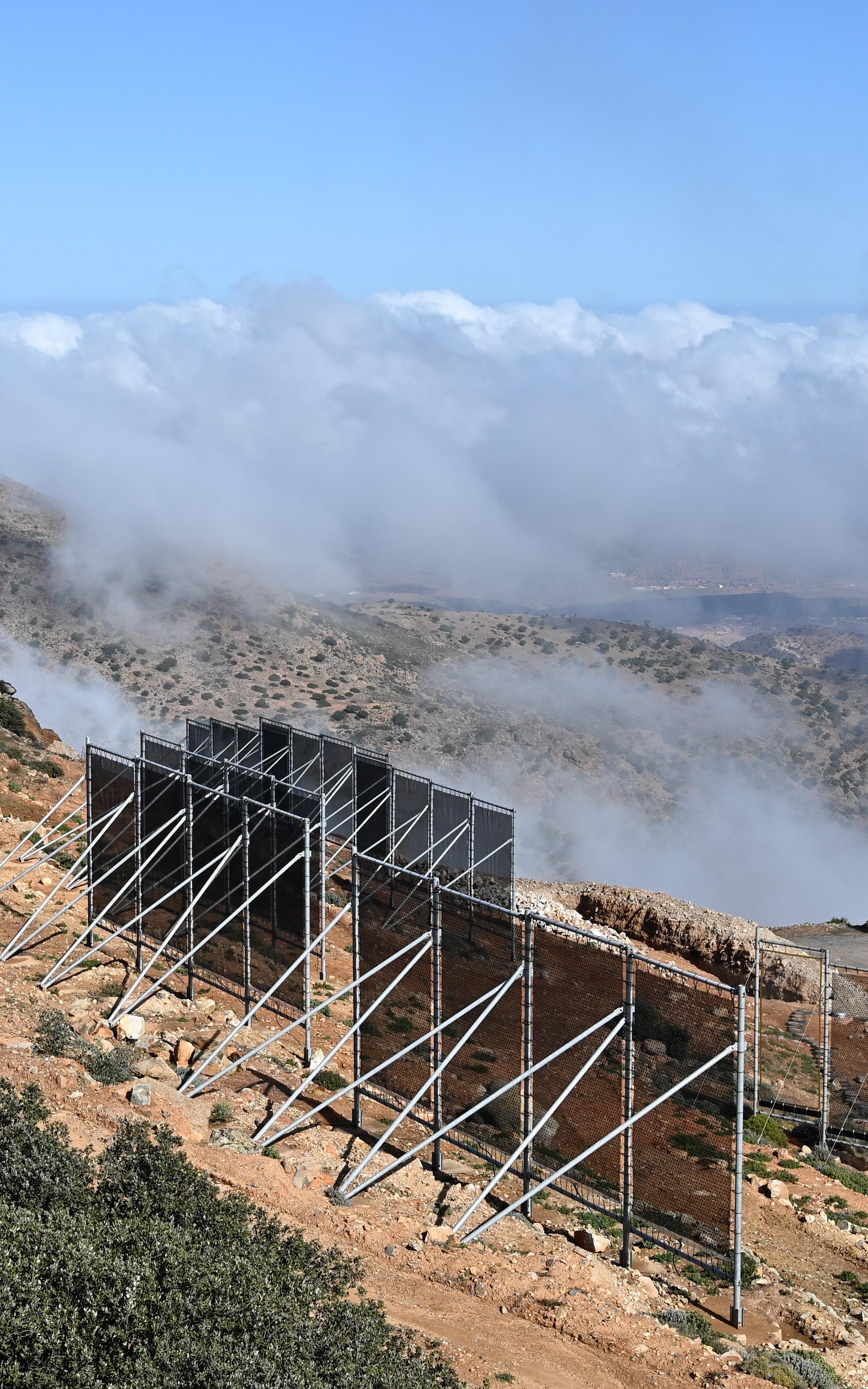 Beautiful News - CloudFisher equipment harvesting water from fog