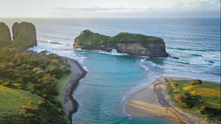 Coastal landmark that also known as the place of thunder.