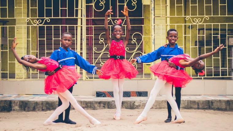 Beautiful News-Kids performaing ballet