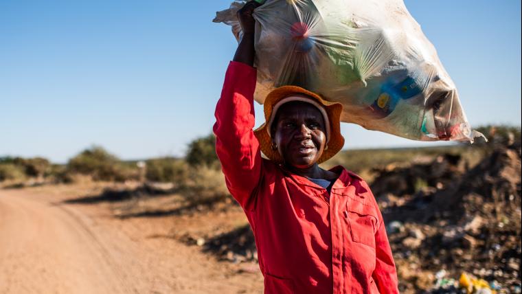 taking littered and make recycling