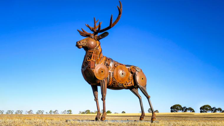 Forged from scrap metal, this artist's creations preserve at-risk wildlife.
