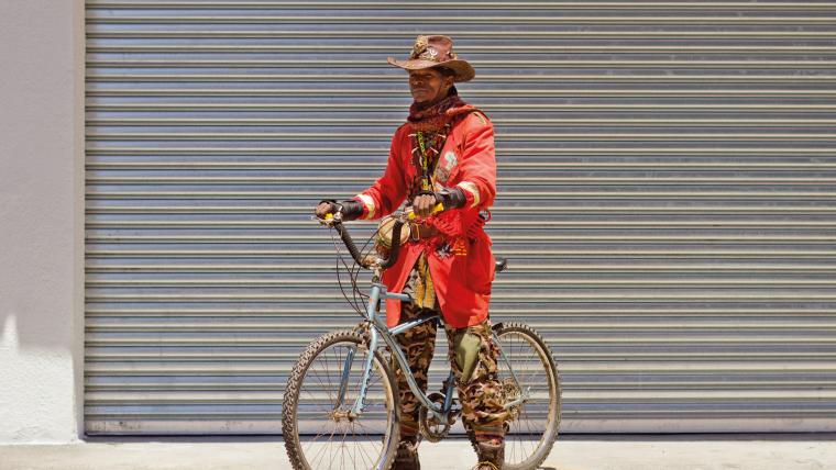 beautiful news bicycle portrait