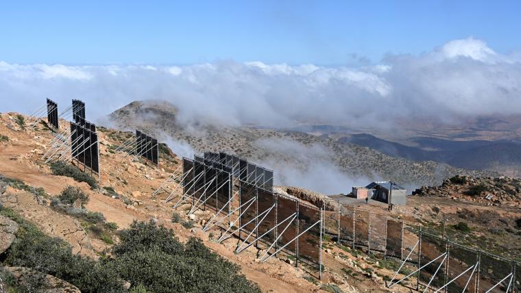 Beautiful News - CloudFisher equipment harvesting water from fog