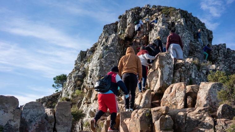 Beautiful News - Young people hiking
