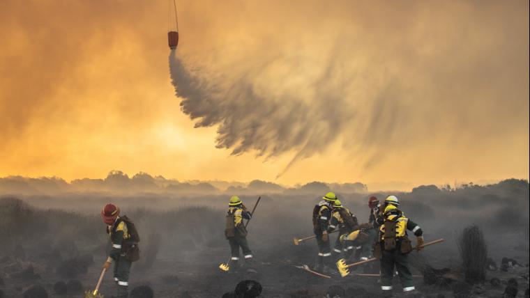 women fighting fire